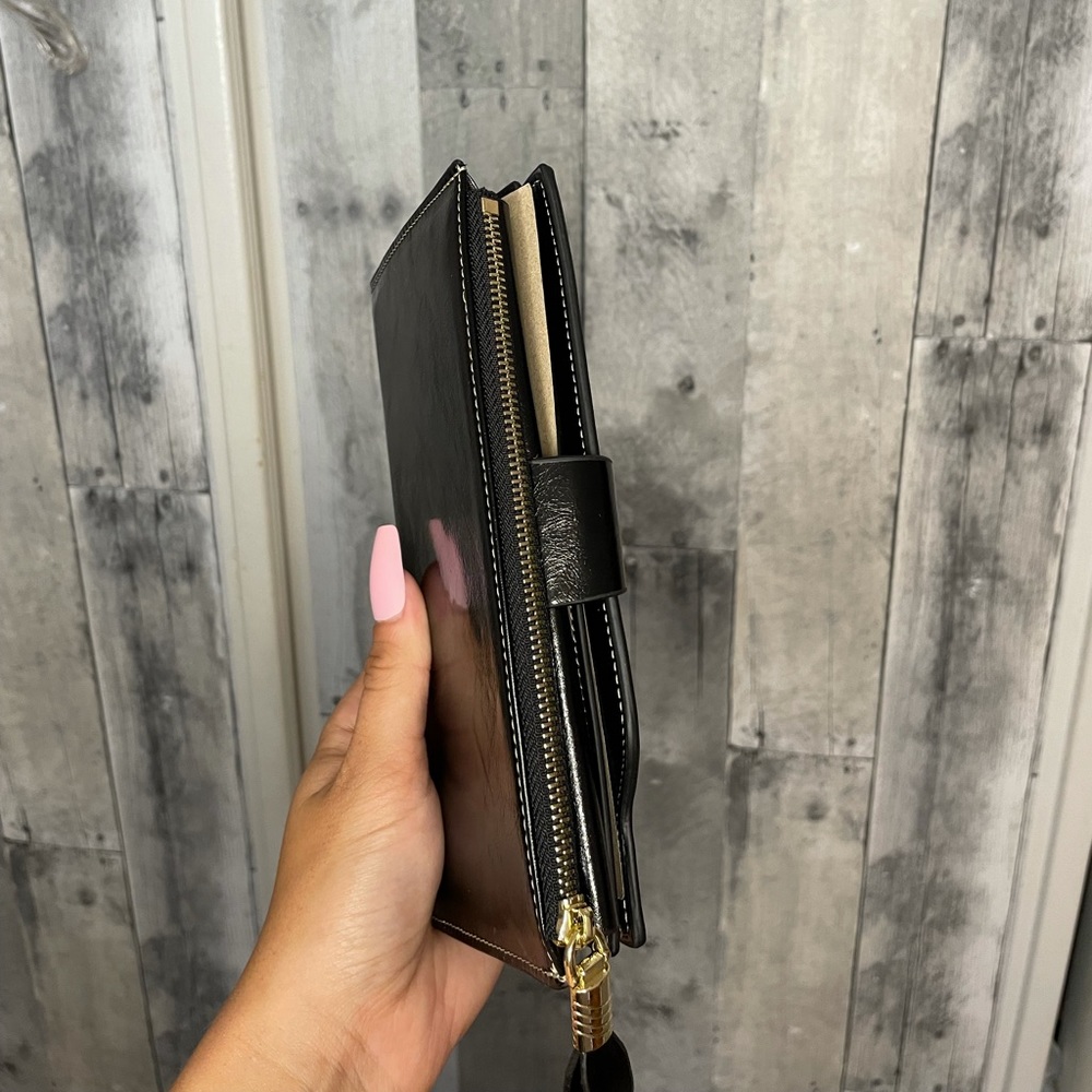 BLACK PLEATHER WALLET
